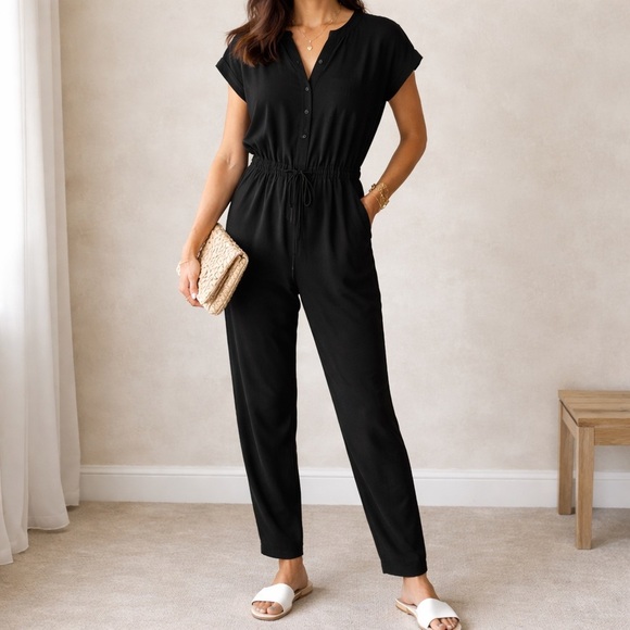 Aritzia Babaton Black Triacetate Crepe Tapered Leg Jumpsuit Size XXS - Picture 2 of 6